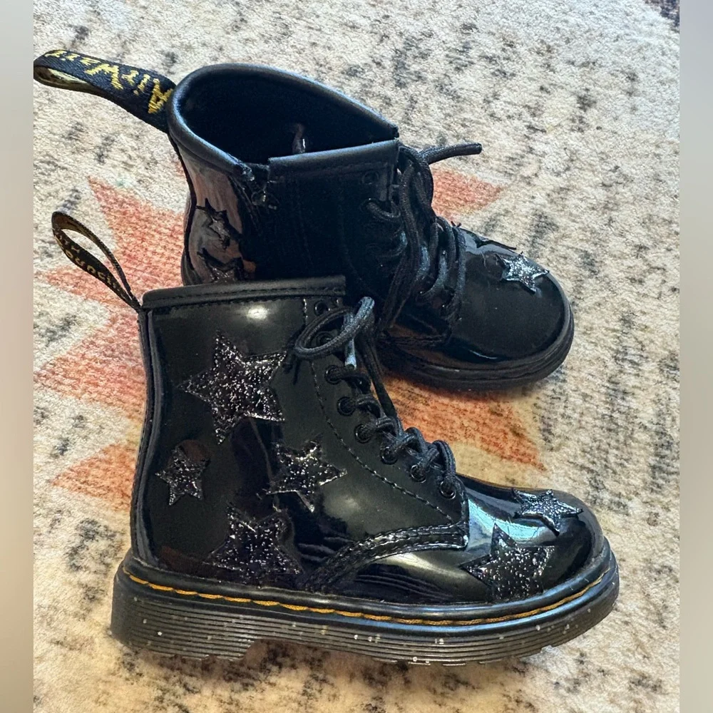 Dr. Martens Toddler Size 8 1460 Glitter Star Patent Lace Up Boots Black